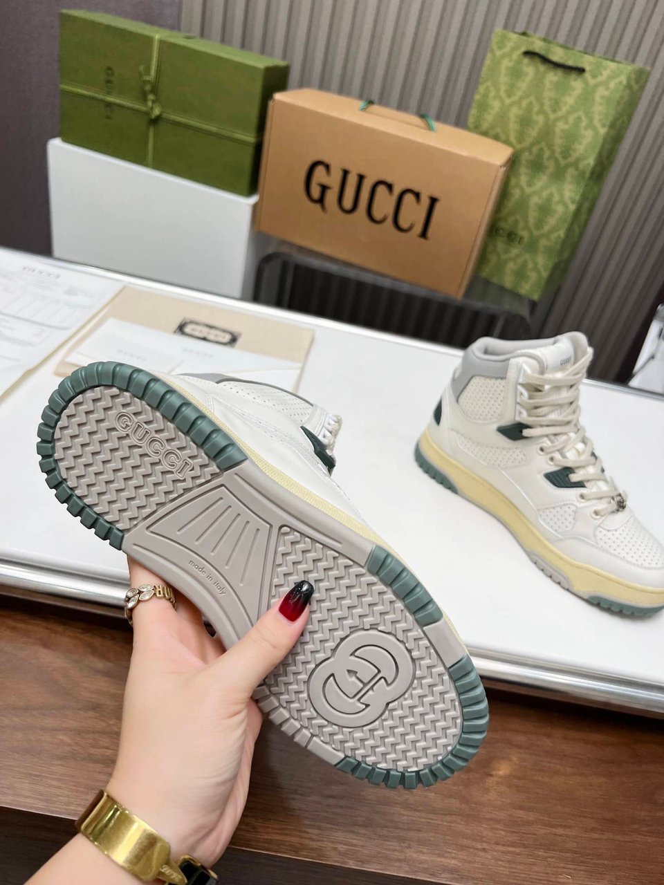 Gucci Women’S High Top Distressed Effect Sneaker White 765437 Aacv6 9161 view 5