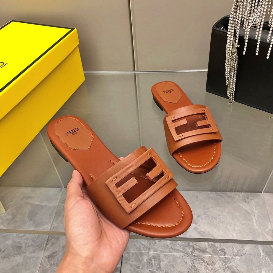 Fendi Baguette Brown Leather Slides 8R8136Ae7Tf1C4R view 3