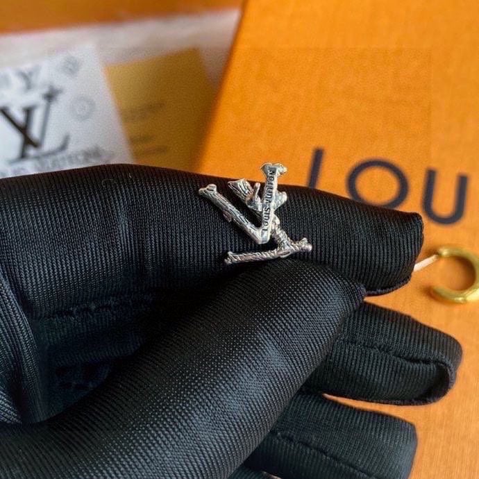 Louis Vuitton Earrings view 4