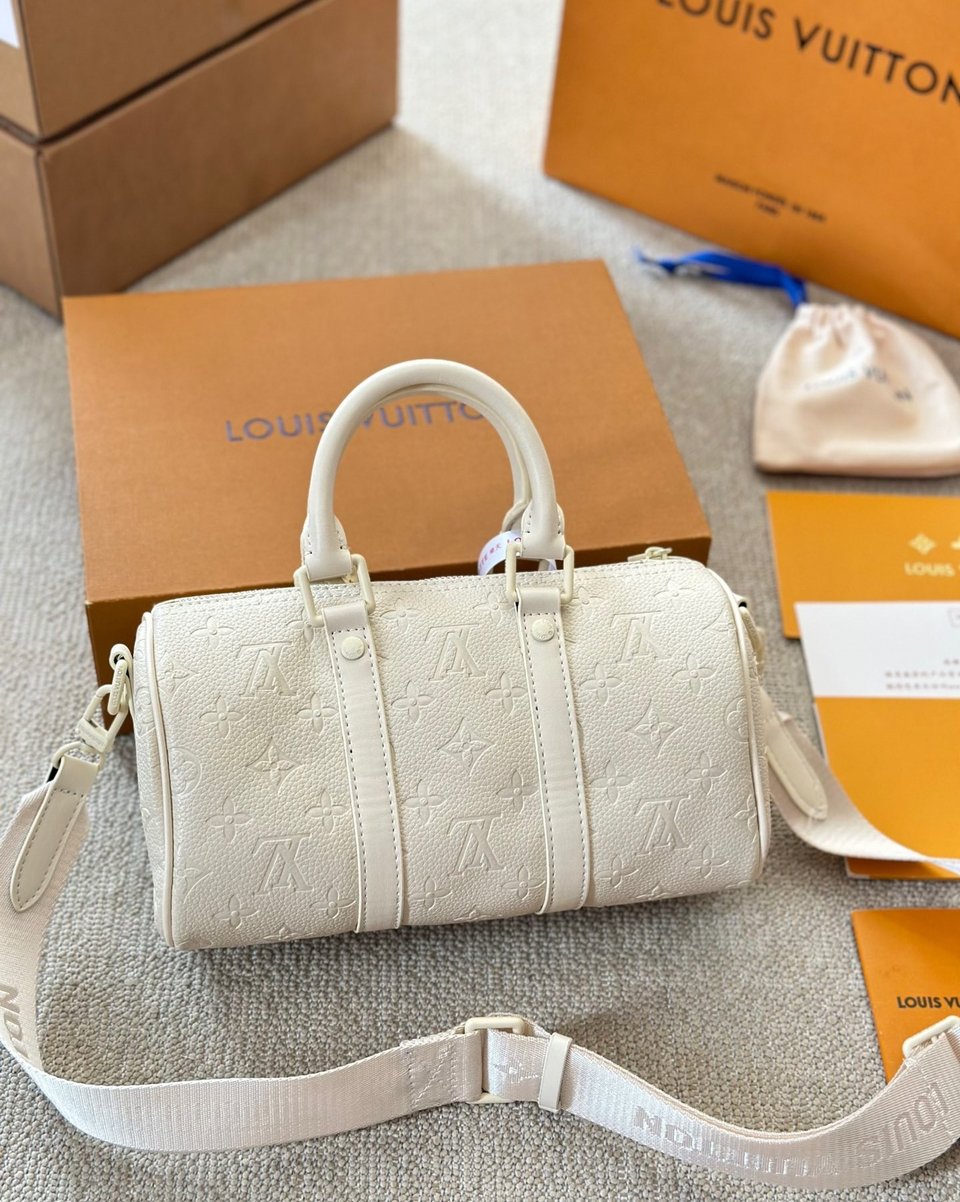 Louis Vuitton Keepall Bandouli Re Full Moon 25Cm M24434 view 8