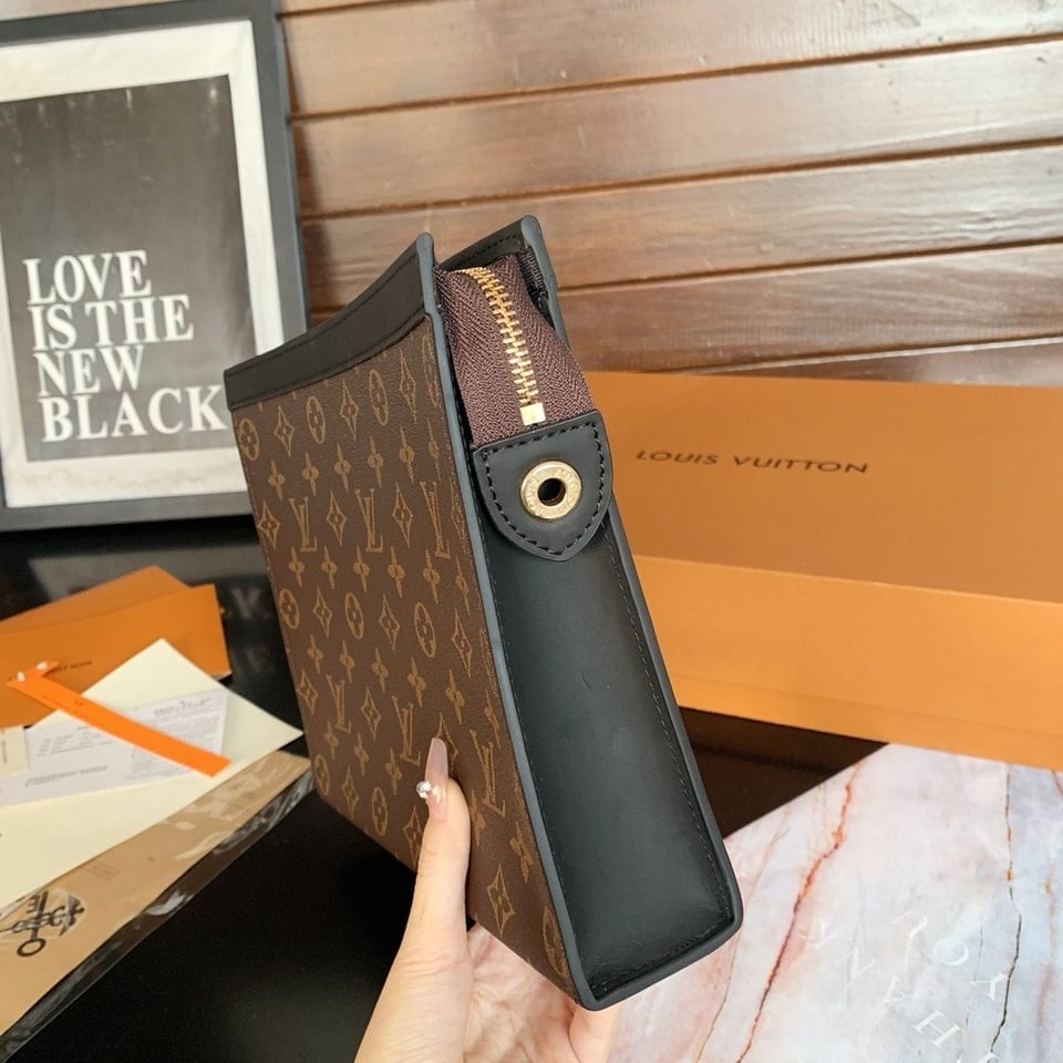 Louis Vuitton Voyage Mm Pochette Monogram Brown 26Cm view 7