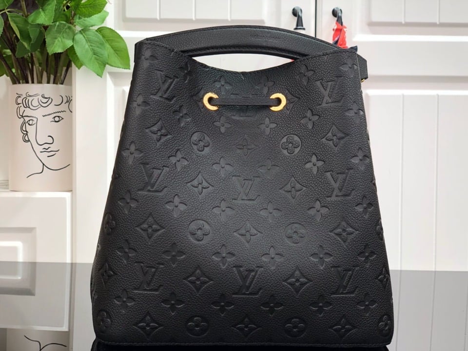 Louis Vuitton N Ono Mm Bucket 26Cm Black M45256 view 3