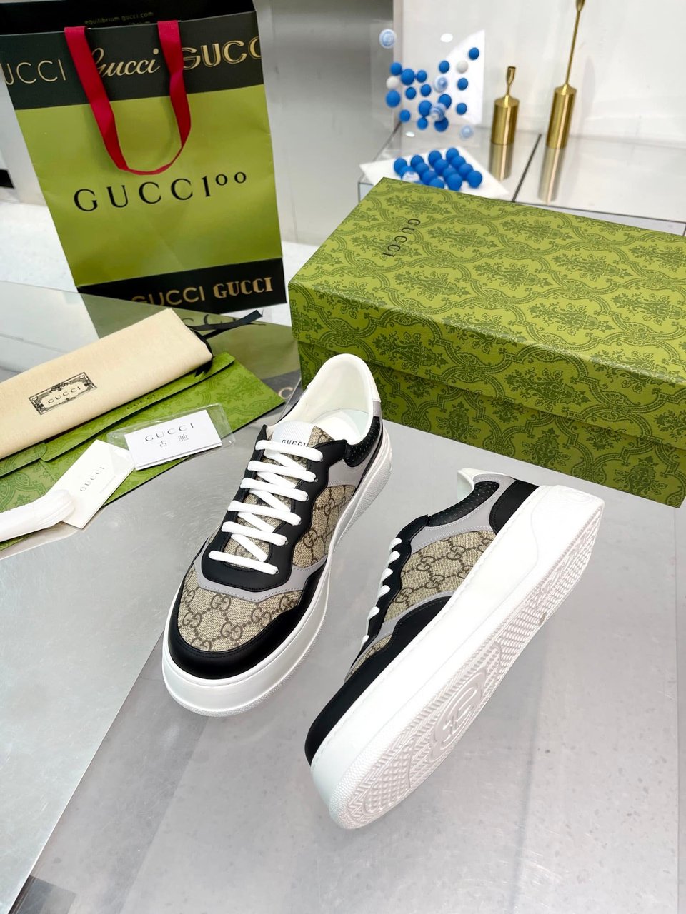 Gucci Men’S Gg Trainer Supreme Canvas Beige 669582 Upga0 1080 view 7