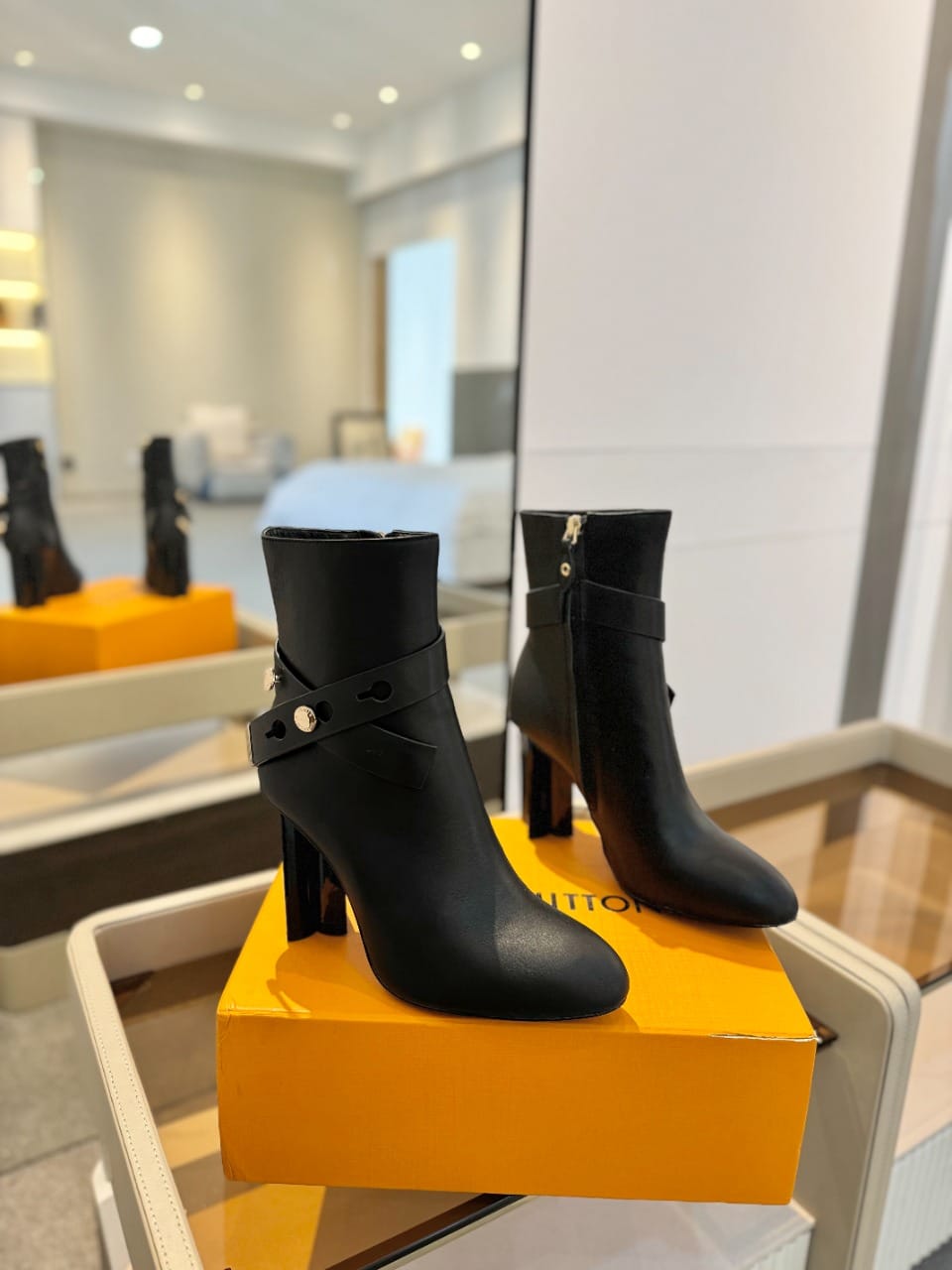 Louis Vuitton Silhouette Ankle Boot Black 1Adaqz view 4