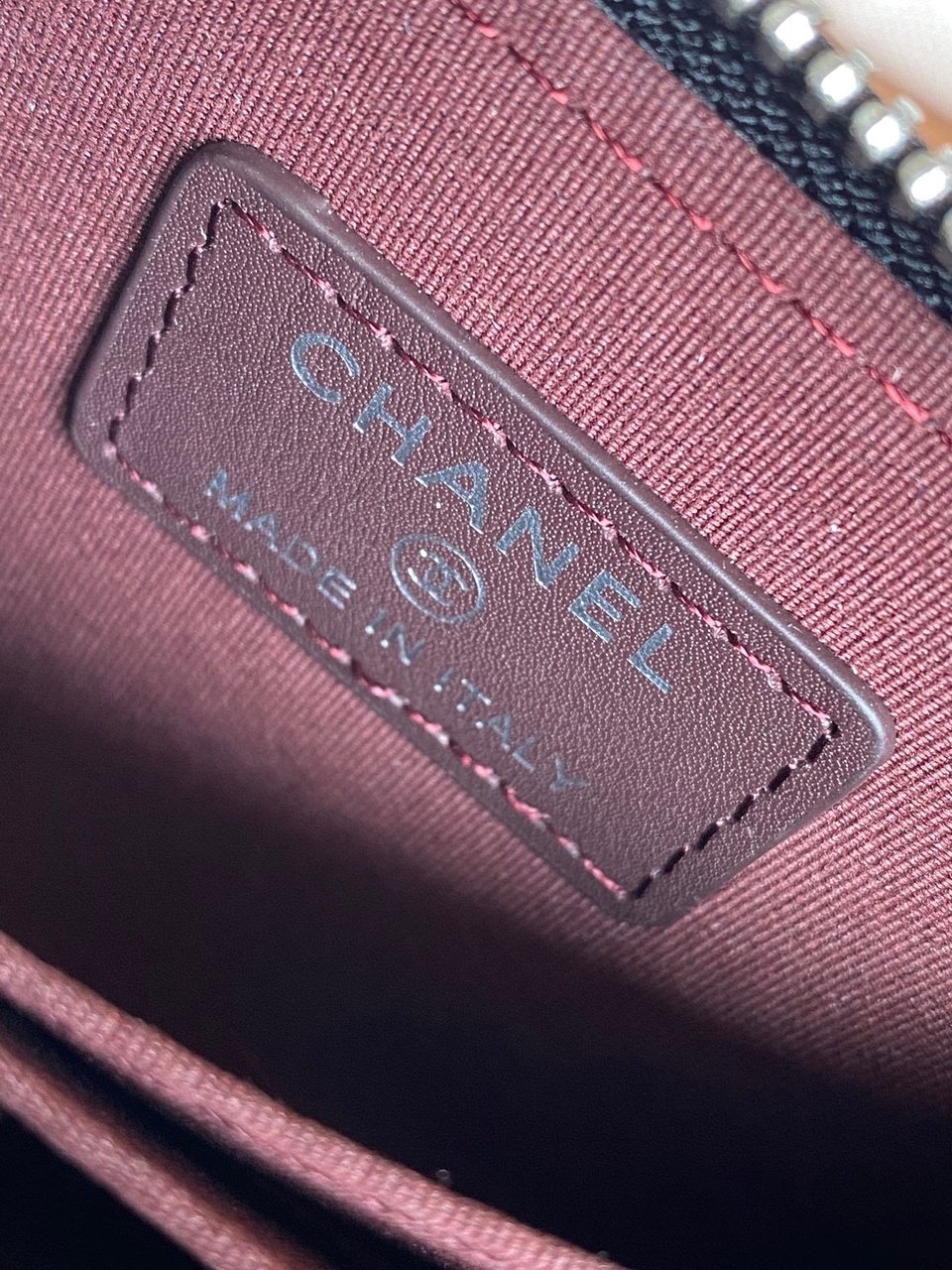 Chanel Zipped Wallet 7.5 Cm Black Calfskin Silver Hardware view 7