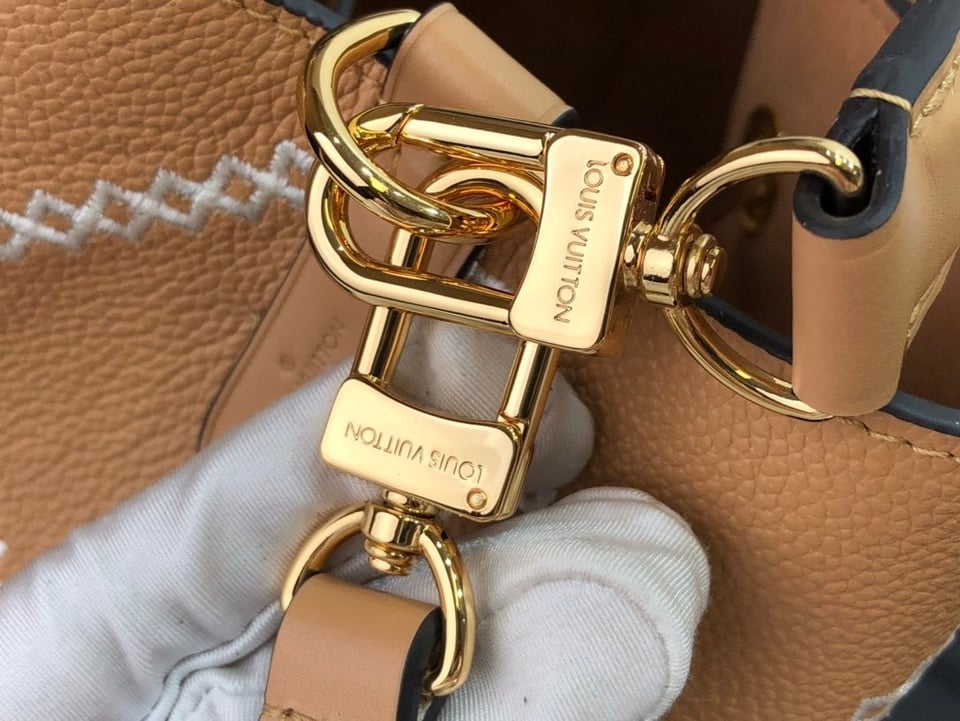 Louis Vuitton N Ono Mm 26Cm Arizona Brown view 8