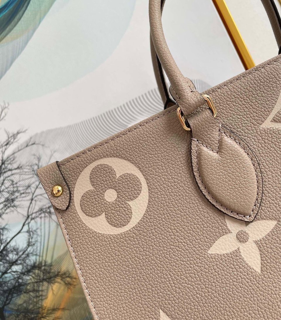 Louis Vuitton Onthego Mm Bicolor Monogram Empreinte Leather Dove/Cream M45494 35cm view 15