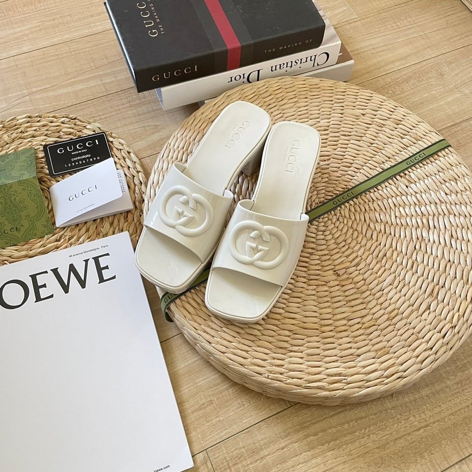 Gucci Women Slide Sandal White view 3