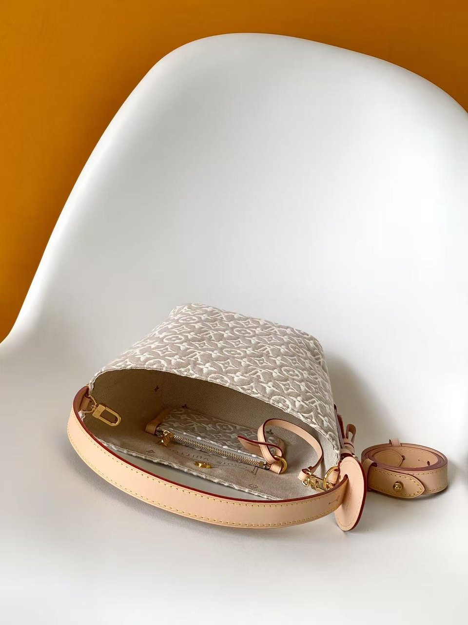 Louis Vuitton All In BB Monogram Emblème Peuplier Motif 16cm M2A377 view 7