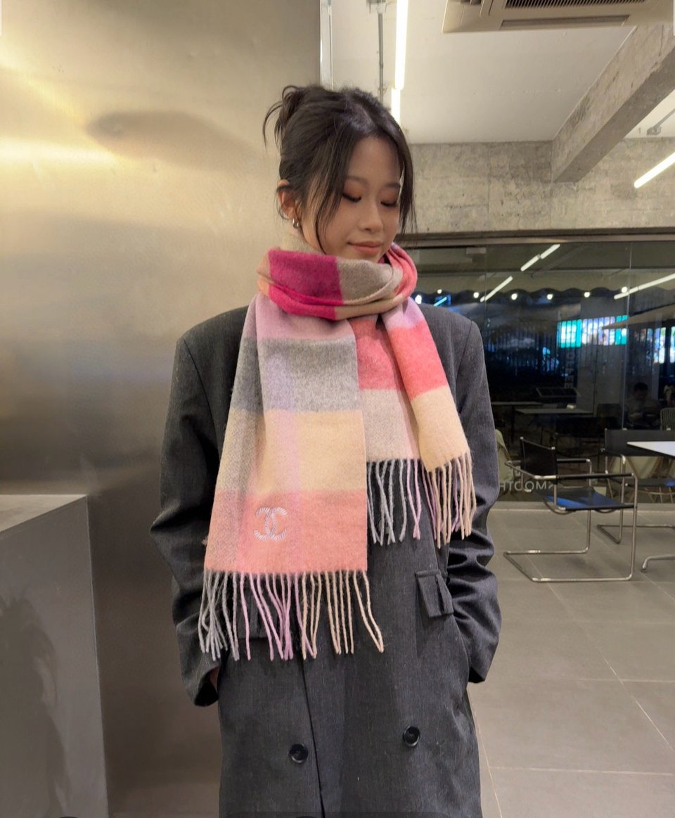 Chanel Cashmere Scarf Colorblock Pink For Women 200cm view 3