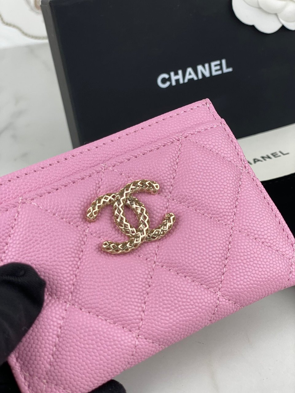 Chanel Card Holder 19.5 Pink Grained Calfskin Gold Icon view 3