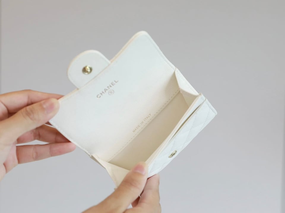 Chanel Flap Card Holder 11.3 White Grained Calfskin Gold Icon view 6