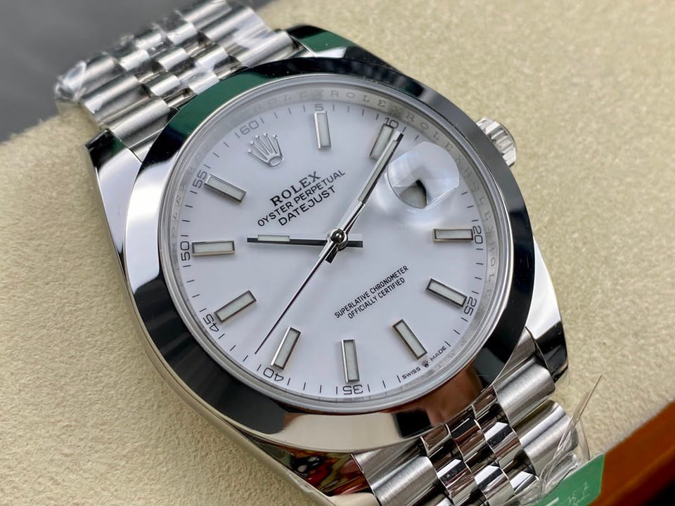 Rolex Datejust 41mm White Dial 126334 Jubilee Flutted view 3
