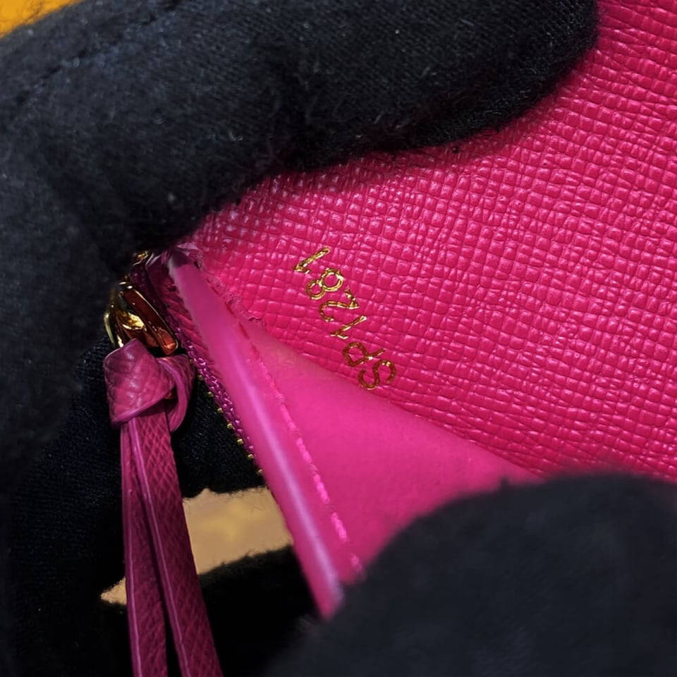 Louis Vuitton Christmas Animation 2022 Victorine Wallet Fuchsia view 10