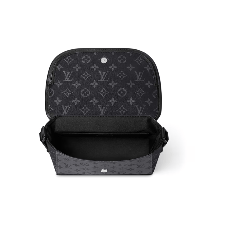 Louis Vuitton Pulse Messenger For Men 27cm M12681 view 4