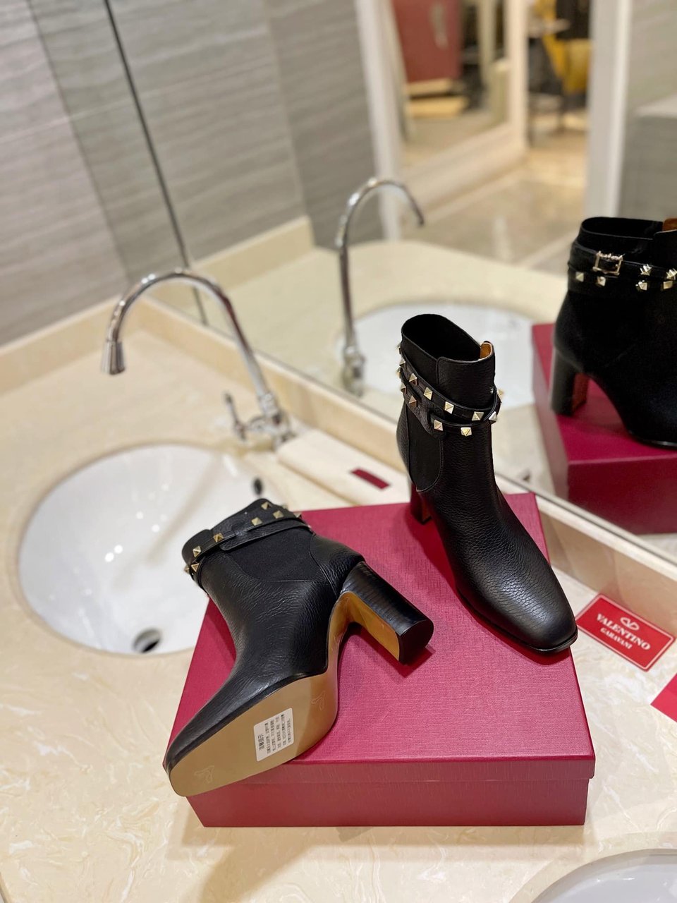 Valentino Garavani Rockstud Grainy Calfskin Ankle Boot Black 3W2S0P62Vce 0No view 6