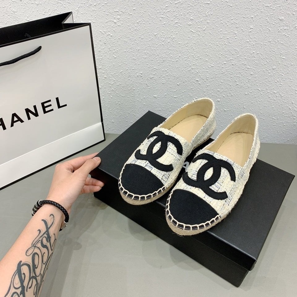 Chanel Tweed Cc Espadrilles Slip On White Blue Black view 8