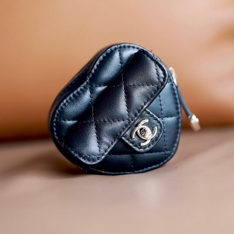 Chanel Heart Coin Purse 8.5 Black Calfskin