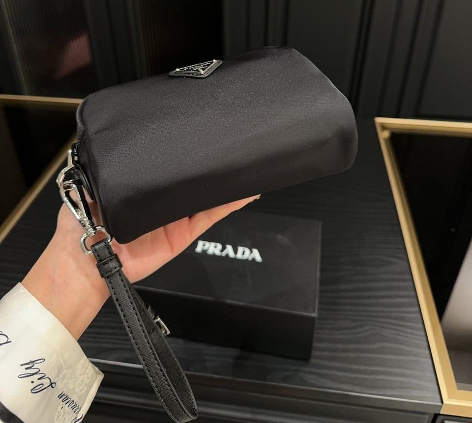 Prada Re Nylon Toiletry Bag Black 16Cm view 6