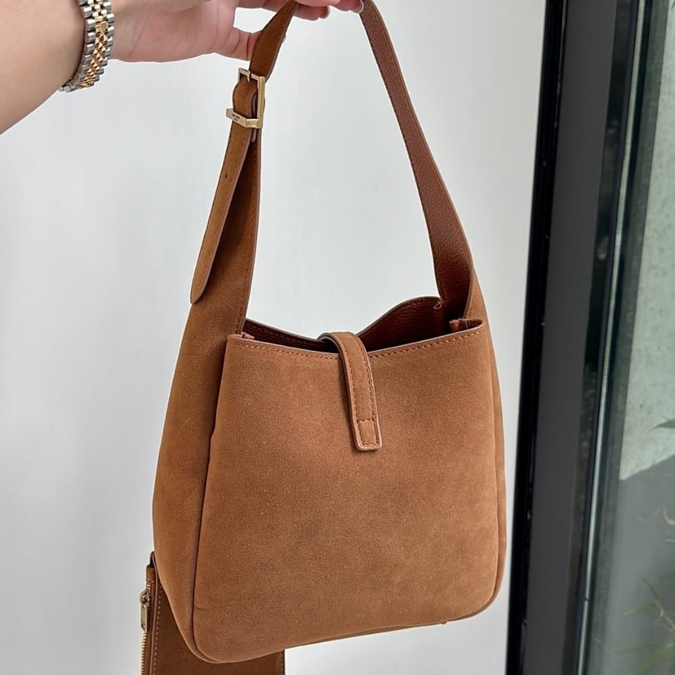 Saint Laurent Le 5 A 7 Supple In Suede Golden Brown 24Cm view 7