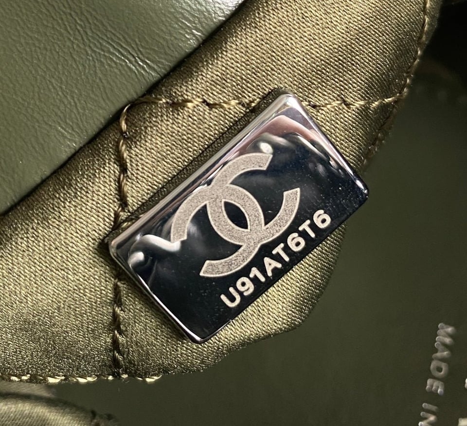 Chanel Hobo Mini 20Cm Olive Lambskin view 8