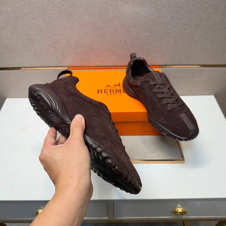 Hermes Neon Sneaker Marron Ébène Color Goatskin H262896ZHME390 view 4