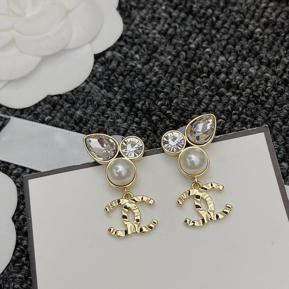 Chanel Pearl Crystal Cc Drop Earrings Gold view 4