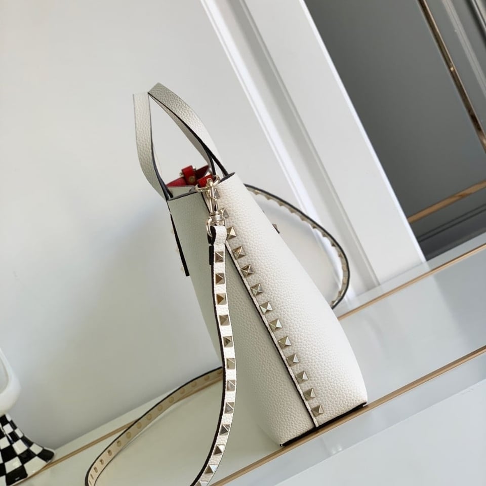 Valentino Garavani Rockstud Small Tote Bag White 28Cm view 4