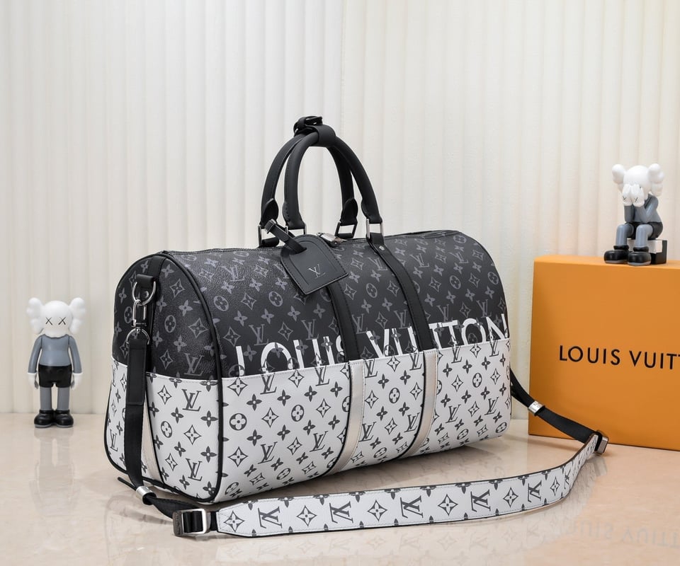 Louis Vuitton Keeppall Bandouliere Monogram Eclipse view 4