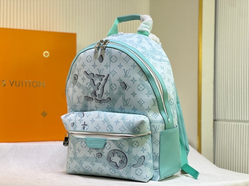 Louis Vuitton Discovery Backpack Crystal Blue 38Cm M22519 view 3
