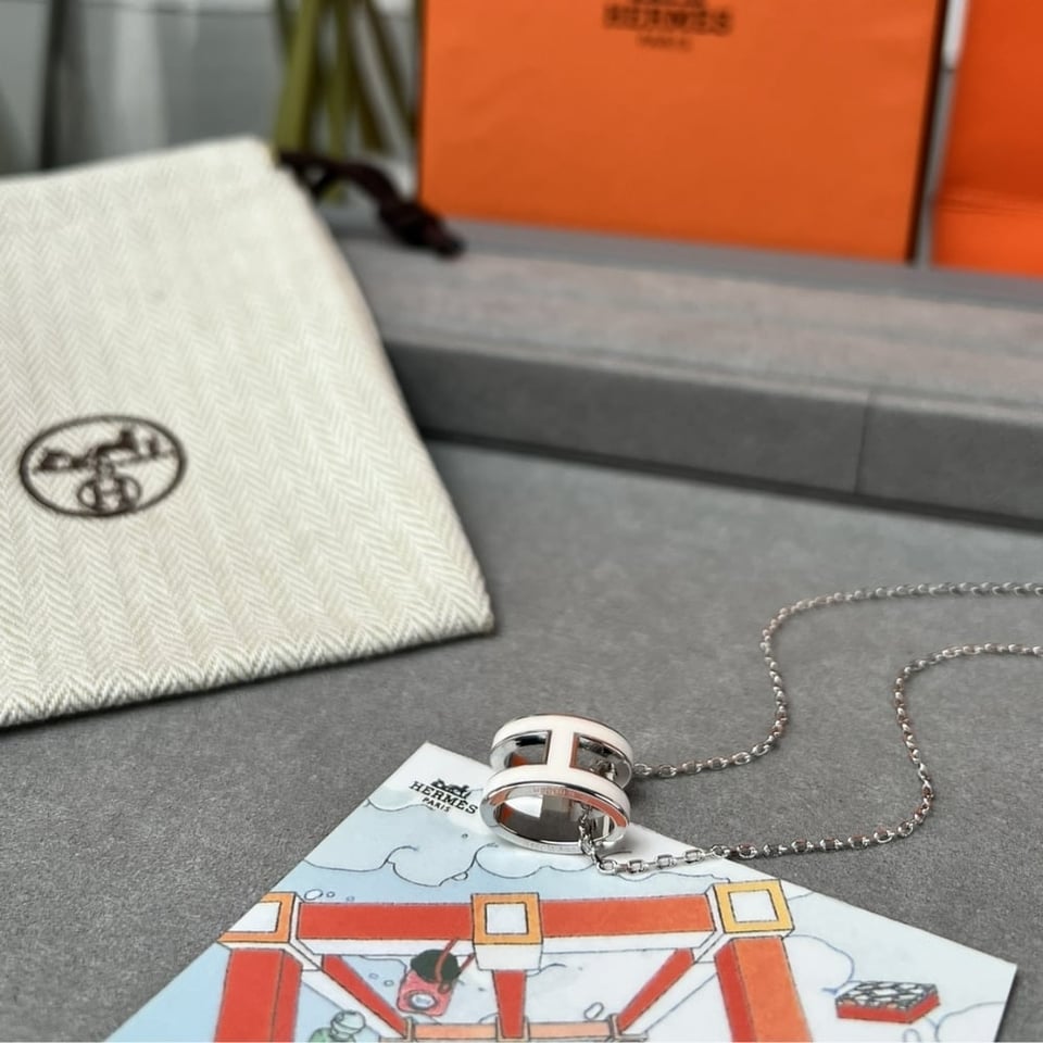 Hermes Mini Pop H Pendant Necklace White And Silver view 5