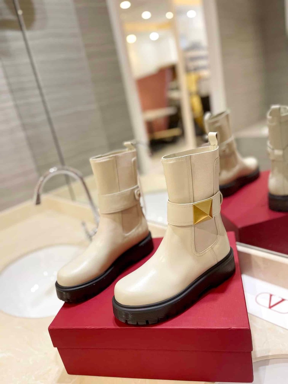 Valentino Garavani One Stud Beatle Boot In Calfskin Light Ivory 2W2S0Fy1Kum I16 view 10