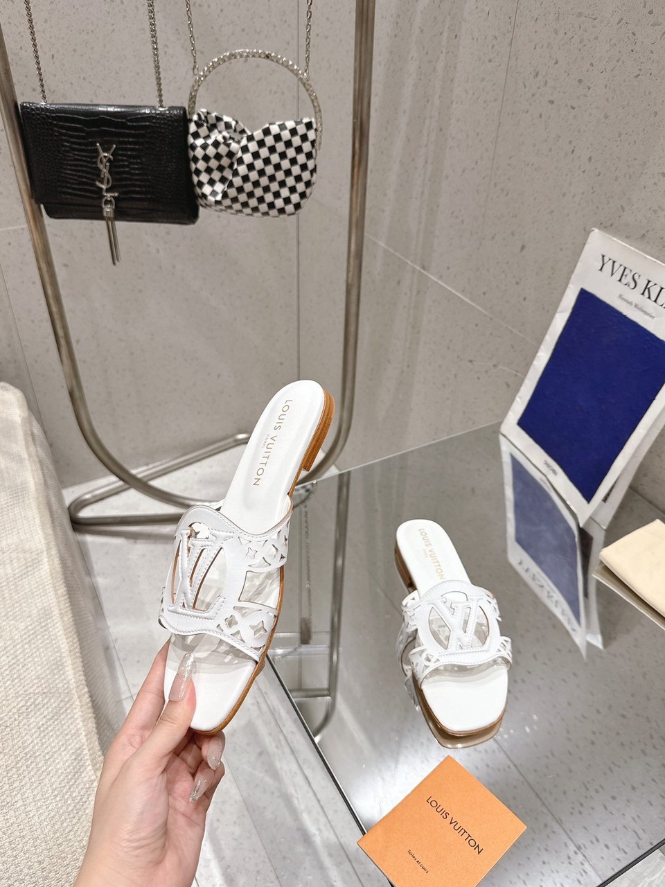 Louis Vuitton LV Isola Flat Mule White 1AGYPA view 7