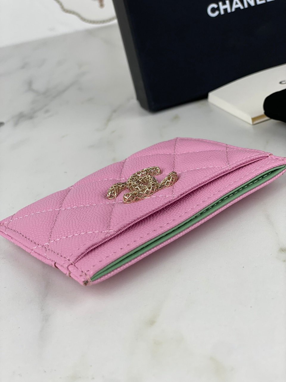 Chanel Card Holder 19.5 Pink Grained Calfskin Gold Icon view 9