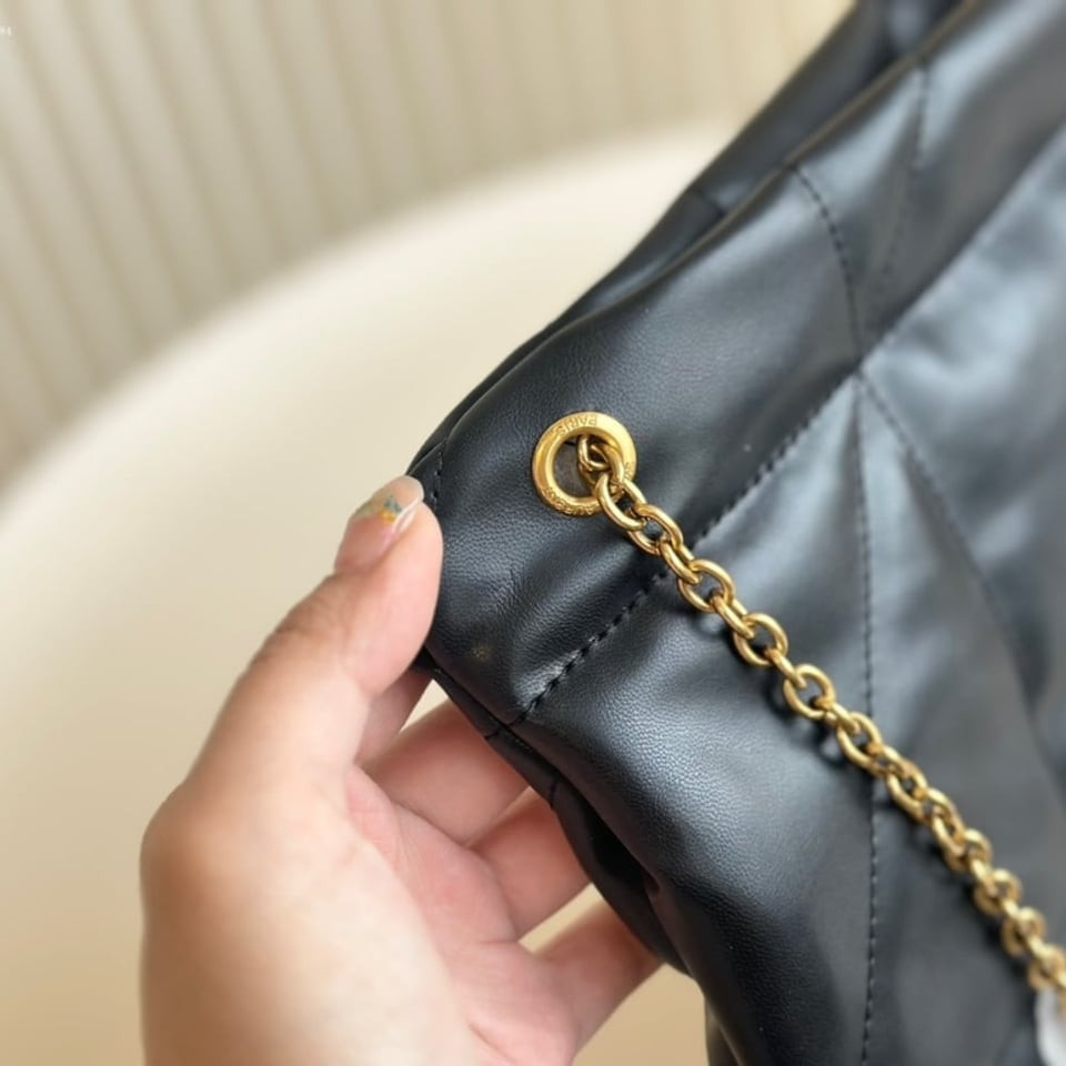 Saint Laurent Jamie 4 3 Pochon In Black 31Cm view 7