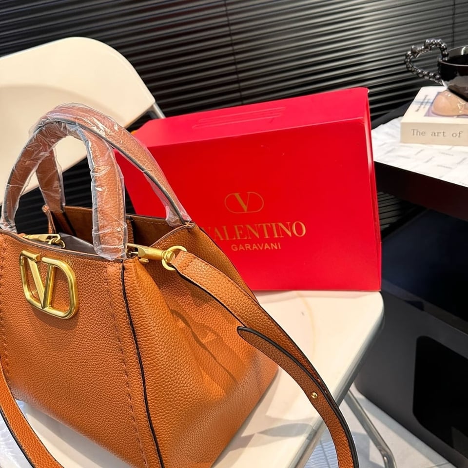 Valentino Garavani Alltime Handbag In Almond 26Cm 5W2B0Q18Imz Zg1 view 6