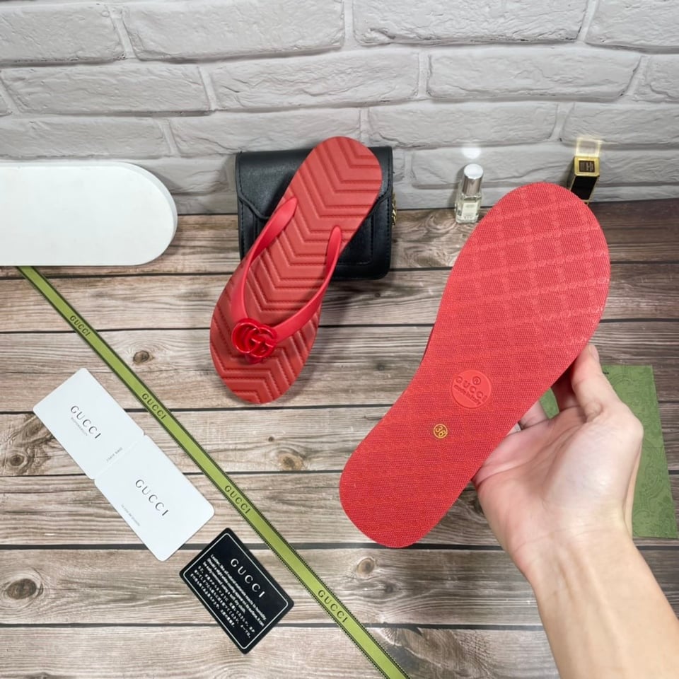 Gucci Women?S Chevron Thong Red ??655463 J8710 6433 view 6