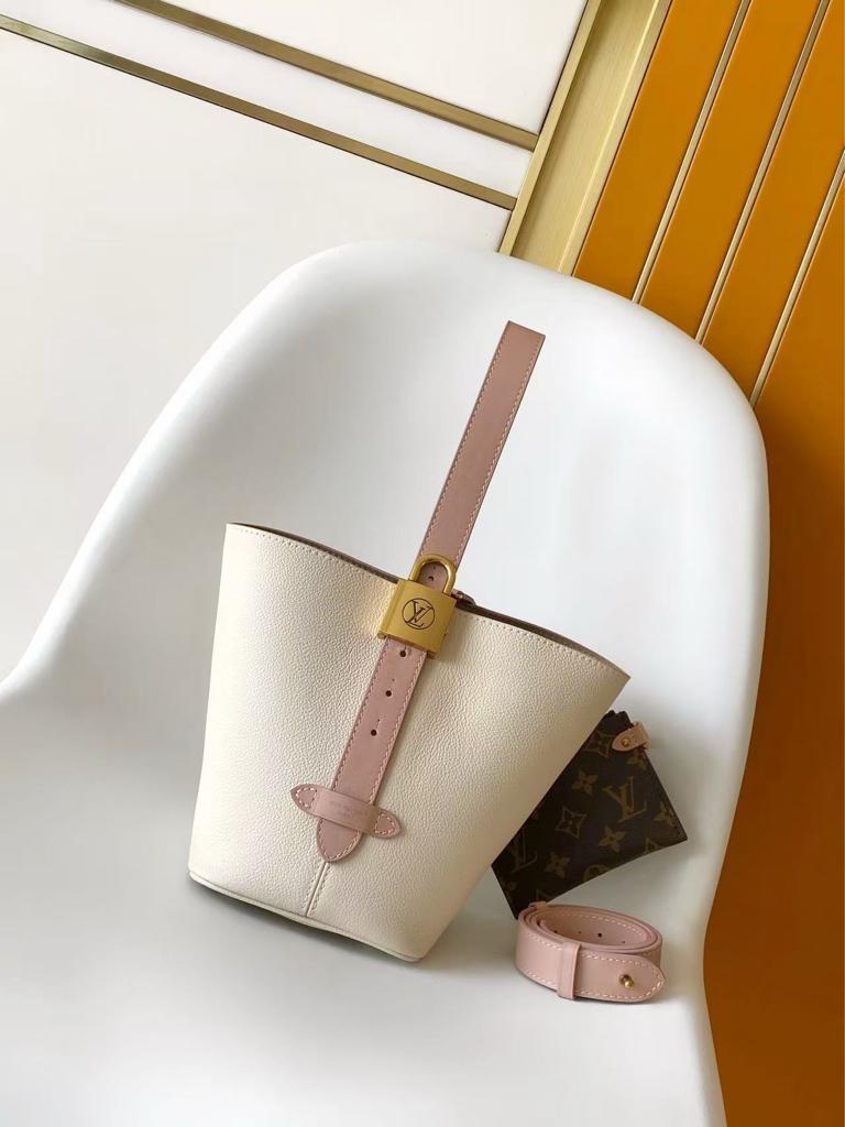 Louis Vuitton Low Key All In BB 16cm M29112 view 2