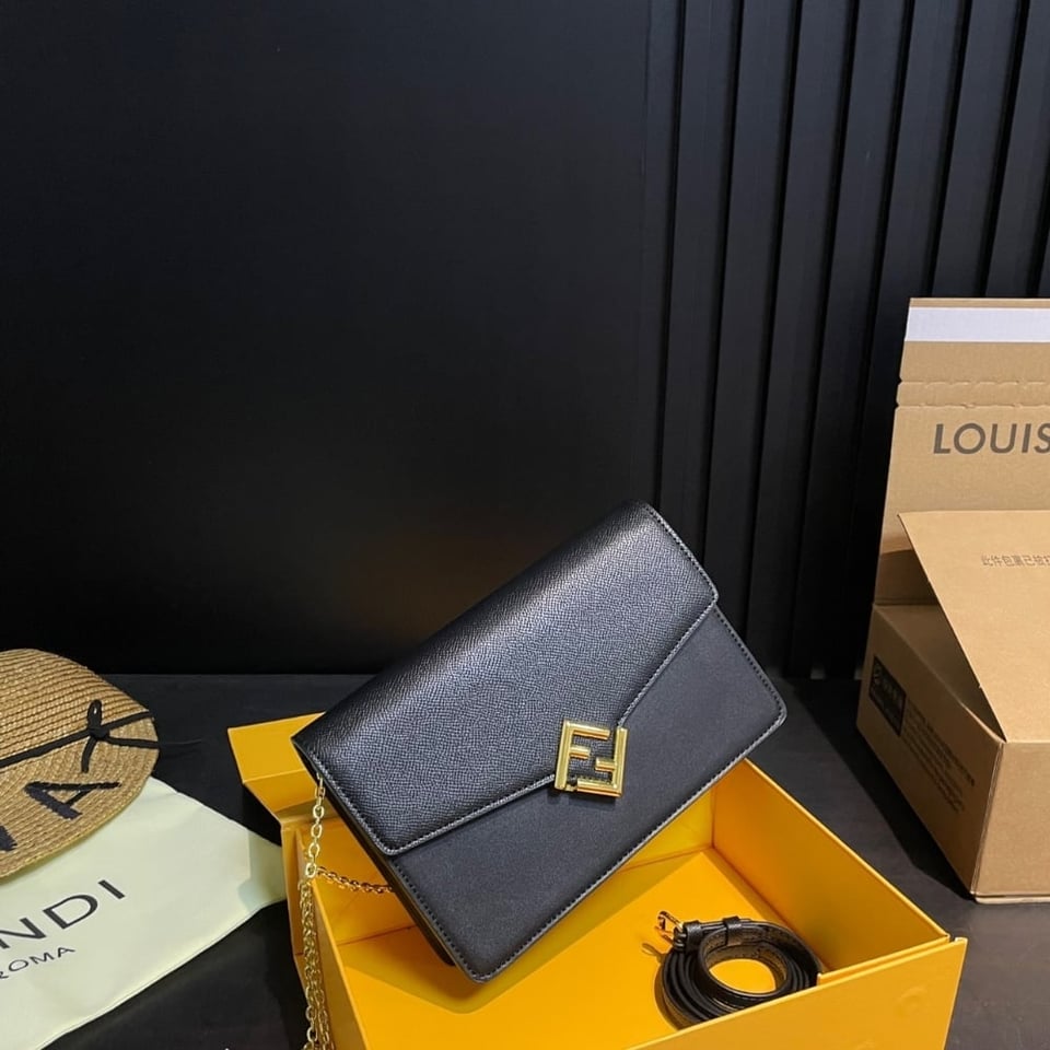 Fendi Ff Diamonds Wallet On Chain Black 22Cm view 5