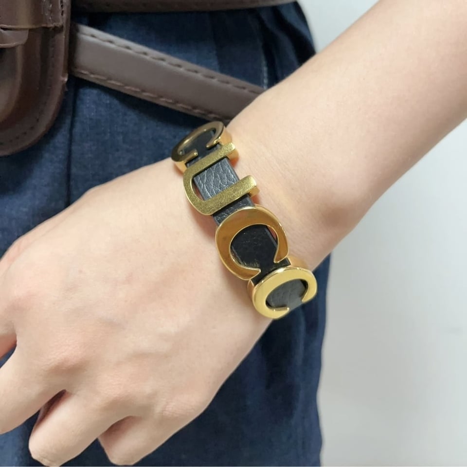 Gucci Leather Bracelet With Gucci Script view 4