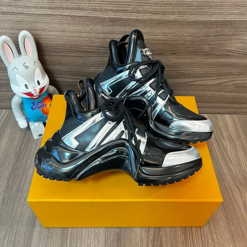 Louis Vuitton Archlight Sneaker Black And Silver view 3
