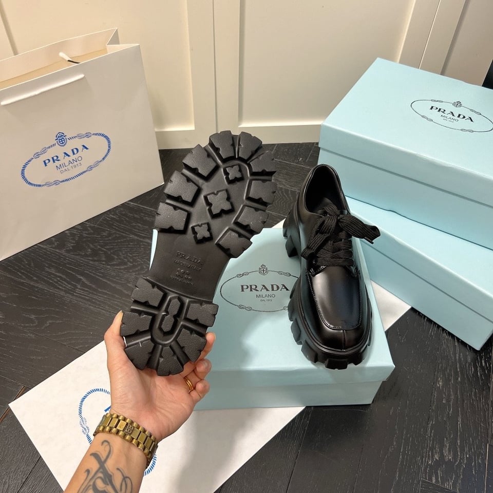 Prada Smooth Leather Oxford Loafers Black view 6