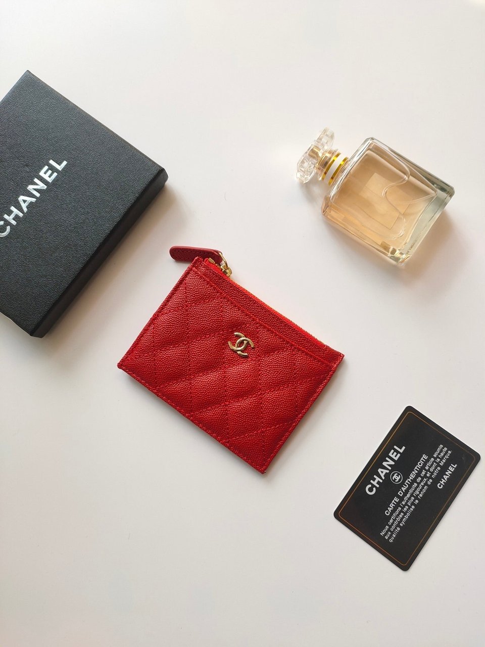 Chanel Zipped Card Holder 11.5 Red Grained Calfskin Gold Icon view 4