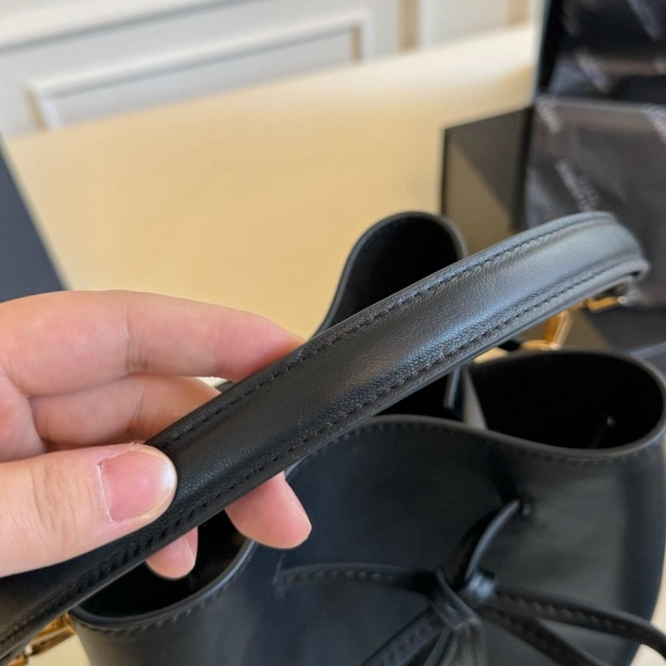 Saint Laurent Paris Vii Pochon Suede Leather Black 24Cm view 4