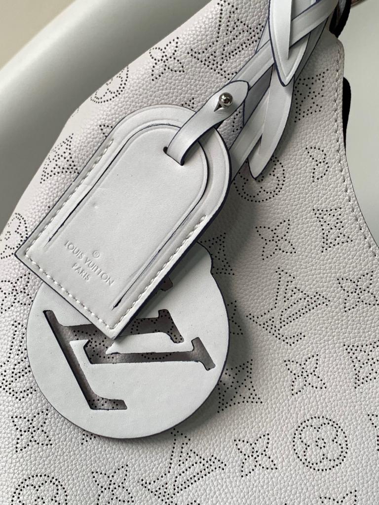 Louis Vuitton Carmel Mahina Monogram White view 4