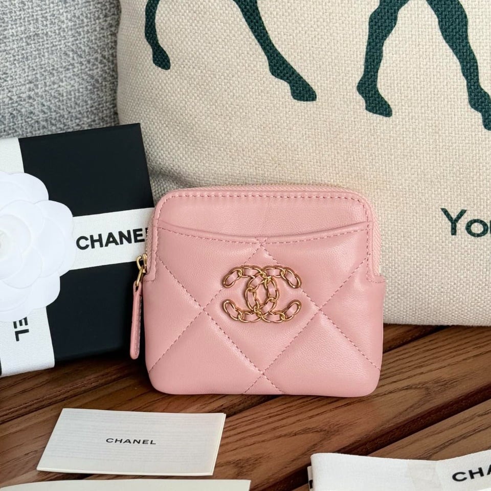 Chanel 19 Zipped Coin Purse 11Cm Pink Lambskin Gold Hardware view 2