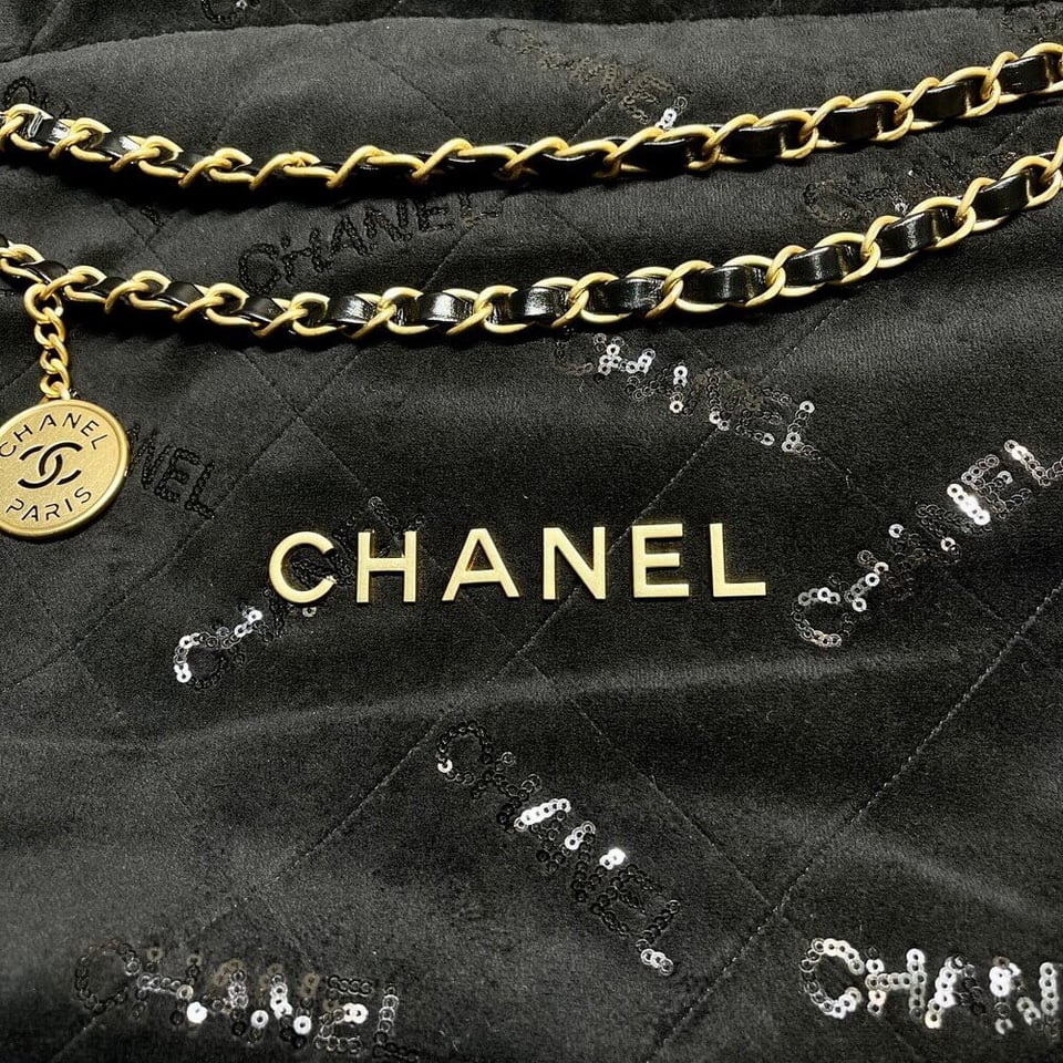 Chanel 22 Small Handbag Velvet With Sequins 37cm view 6