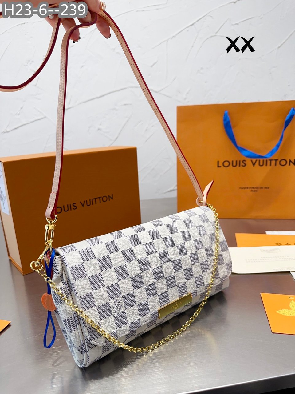 Louis Vuitton Favorite Mm Damier Azur 26Cm view 3