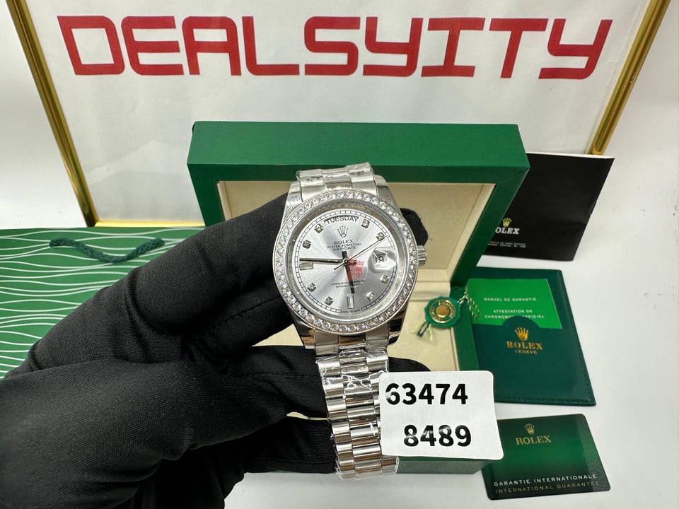 Rolex Day-Date 36mm Silver Dial 118346 view 3