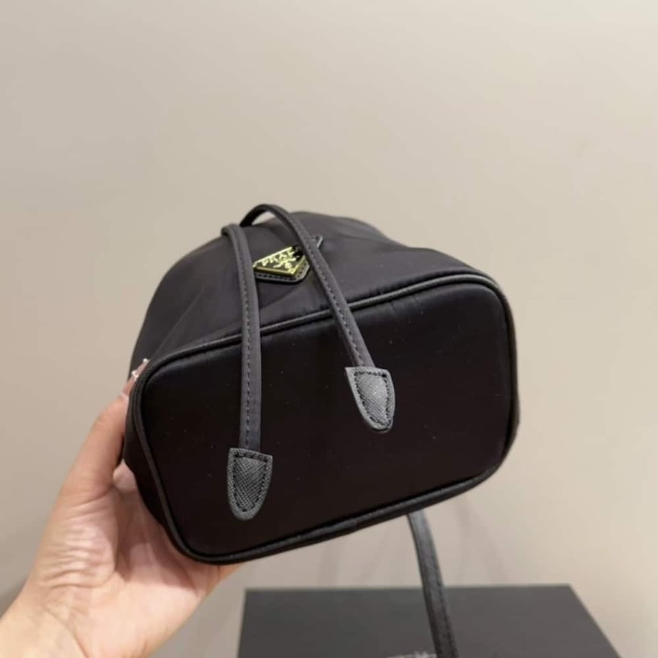 Prada Re Edition 1978 Re Nylon Mini Bag Black 16Cm view 6
